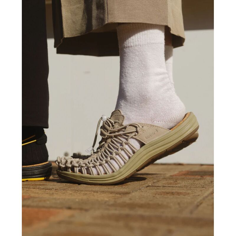 Keen UNEEK II Convertible All Gender PLAZA TAUPE/PLAZA TAUPE